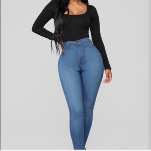 NEW Never worn-FashionNova High Waist Jeans Size 3